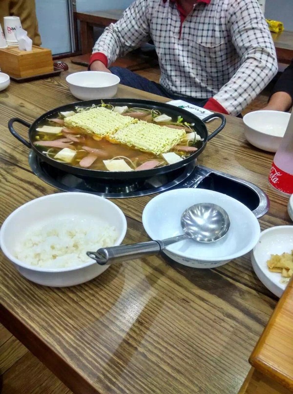 高端拉床,专用机床,内拉床,外拉床,数控机床,自动化生产线,工业机器人