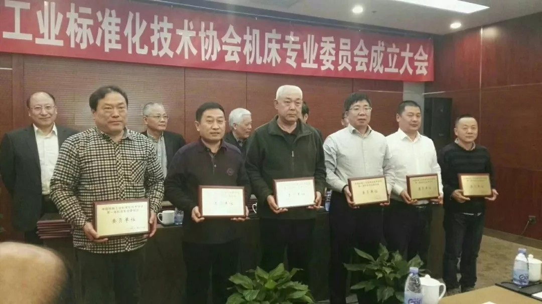 高端拉床,专用机床,内拉床,外拉床,数控机床,自动化生产线,工业机器人,拉床,拉刀,自动化