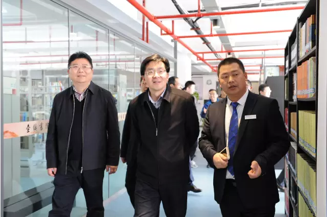 高端拉床,专用机床,内拉床,外拉床,数控机床,自动化生产线,工业机器人,拉床,拉刀,自动化