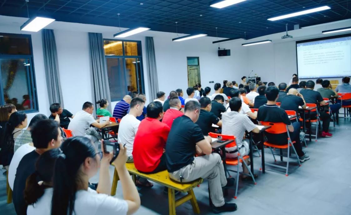 高端拉床,专用机床,内拉床,外拉床,数控机床,自动化生产线,工业机器人,拉床,拉刀,自动化