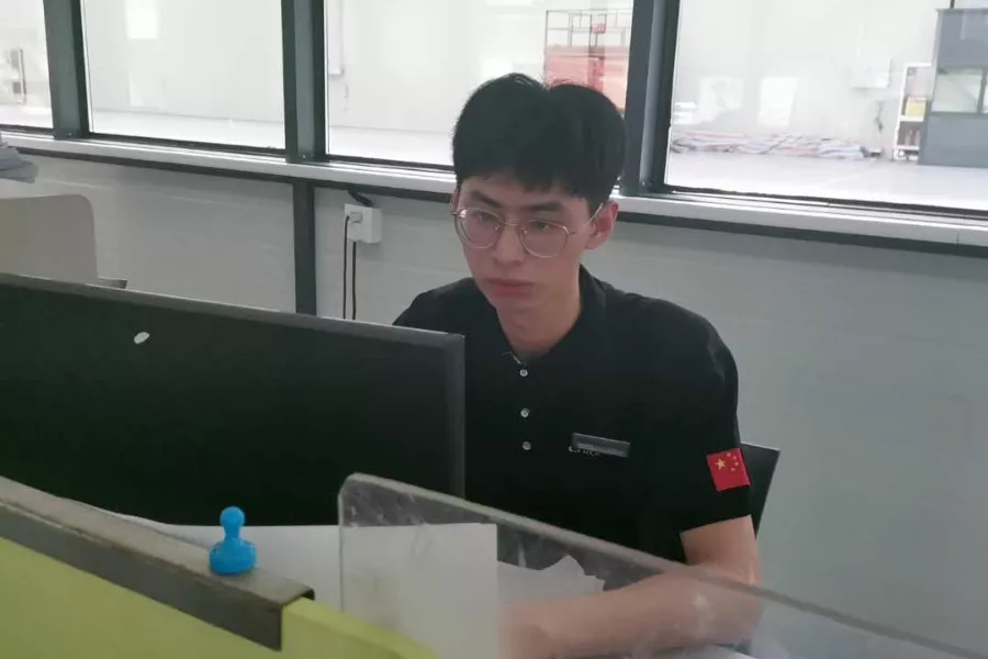 拉床,拉刀,自动化,高端拉床,专用机床,内拉床,外拉床,数控机床,自动化生产线,工业机器人