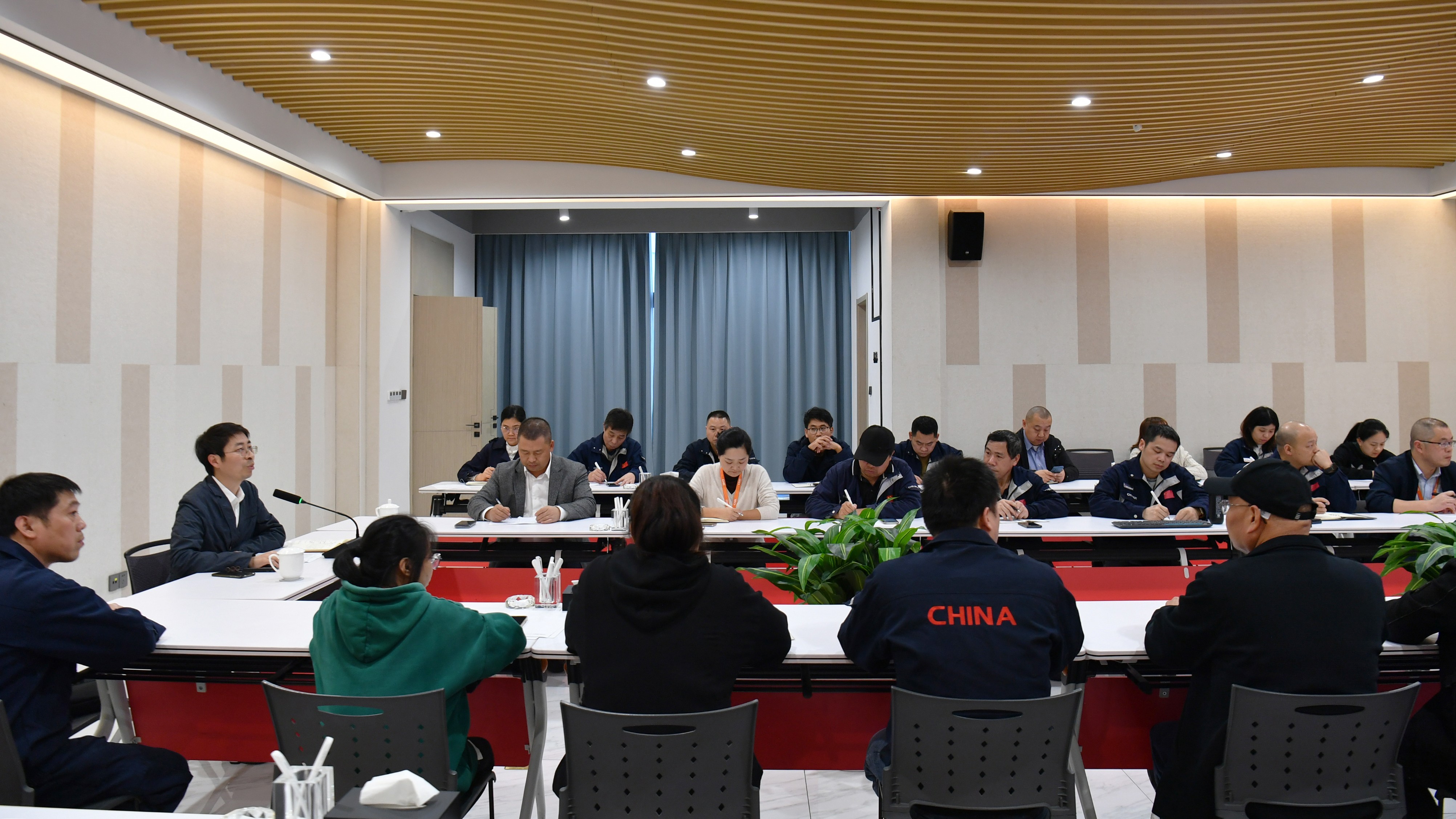 拉床,拉刀,自动化,高端拉床,专用机床,内拉床,外拉床,数控机床,自动化生产线,工业机器人